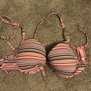 Victoria’s Secret bathing suit top 👙